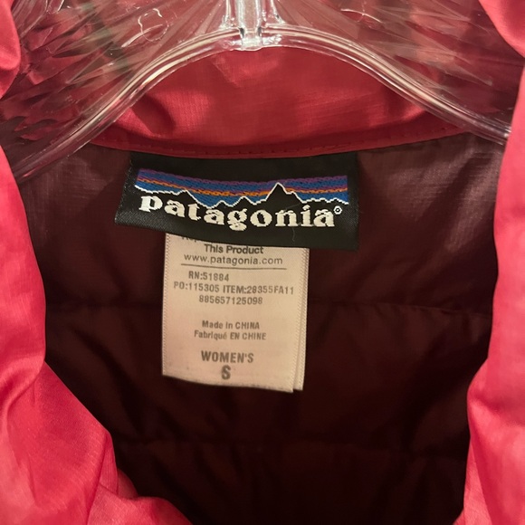 Patagonia women's lightweight medium length down parka - Picture 3 of 3